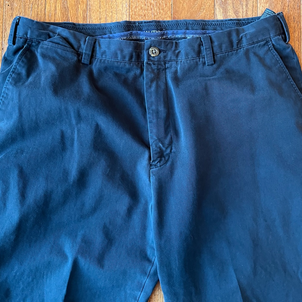 Nautica Men's Black Chinos, Size 40x32 - Picture 5 of 14